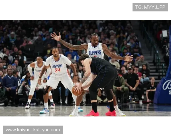 篮网客场挑战独行侠,后场双枪对位成胜负关键 篮网客场挑战独行侠,后场双枪对位成胜负关键